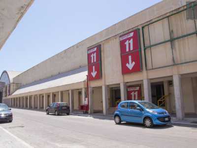 Superando il piazzale e attraversando viale Volga raggiungiamo viale Tirreno, l� dove iniziano a susseguirsi gli ampi spazi adibiti ai padiglioni per le esposizioni...