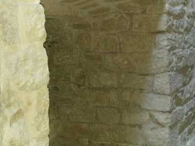Una nicchia all'interno dello spazio sotto al Fortino 