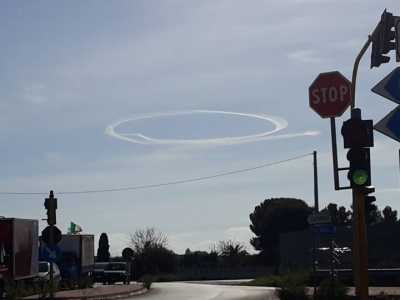 Un enorme cerchio nel cielo di Bari