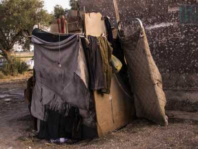 Una baracca realizzata dai lavoratori africani