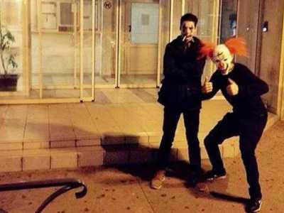 Due clown misteriosi fotografati in Francia, il Paese da dove hanno cominciato a seminare terrore 