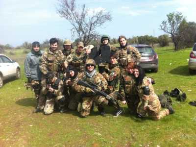 I Deserters con la presenza degli operatori femminili