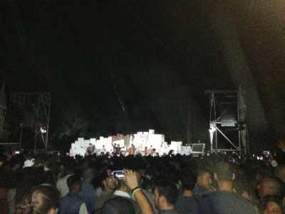 I ballerini e la banda sul palco principale