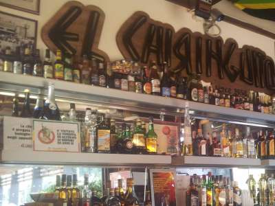 L'interno del bar El Chiringuito