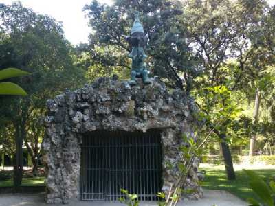 Un altro scorcio del parco: secondo la tradizione qui si aggira il duende, creatura mitologica che appare agli innamorati solo quando il loro rapporto � completamente sincero