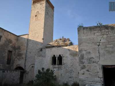 Da qui � visibile sia l�alta torre del XIII secolo che la cupola della chiesetta di San Felice dell�XI secolo