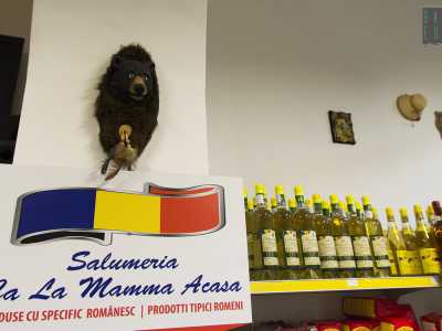 All�interno �A casa della Mamma� � folcloristico...