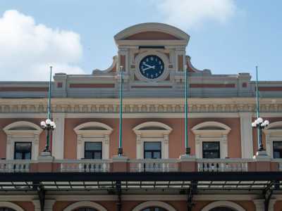 L'orologio della stazione centrale di Bari