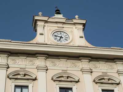 L'orologio della Camera di Commercio di Bari in corso Cavour