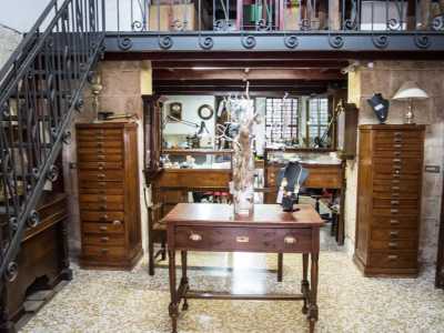 L'interno del laboratorio del signor Mongelli