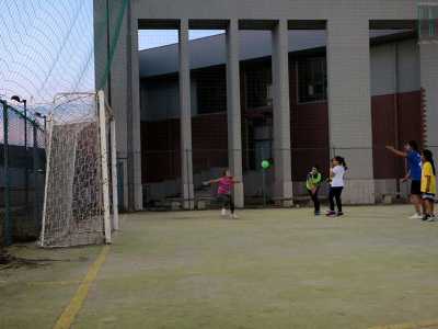 Il secondo match invece si svolge in un campo di calcio a cinque e vede protagonisti i ragazzini pi� grandi, dagli 8 ai 14 anni