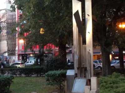 Installazione artistica dedicata alla memoria dei civili periti durante la strage di via Niccol� Dall'Arca
