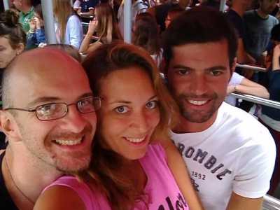 Elisa, 29 anni e i suoi due compagni, M.e S. 