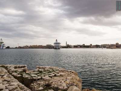 Da qui possiamo ammirare tutta la costa di Bari che sembra essere molto lontana, pur essendo proprio di fronte a noi