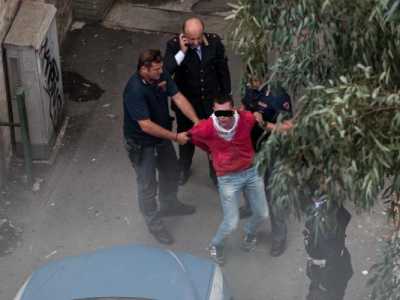 Bari, sventata rapina a mano armata
