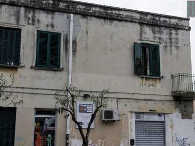La seconda parte della scritta