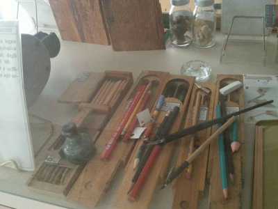 Alcuni astucci in legno degli anni 60