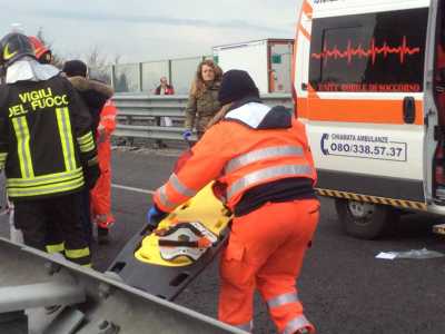 Incidente sulla 16 bis: un elicottero atterra in soccorso