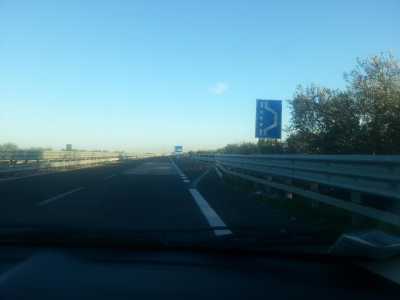 Segnale che indica piazzola di sosta in realt� inagibile