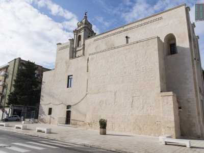 La struttura, da poco restaurata, era animata un tempo da monache benedettine cistercensi, oggi qui spepolte in un cimitero sotterraneo