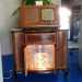Radio "CARISH", modello Boito, del 1946-47, con mobile fono bar e giradischi "Lesa" per dischi a 78 giri con puntina in metallo intercambiabile