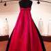 Un costume in velluto del 1951 di seta nera e seta rossa firmato dalla stilista italiana Eleonora Garnett