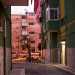 Una veduta dell'interno del Villaggio Trieste di sera