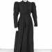 Il costume maledetto di Mary, bambina inglese strangolata, datato 1890