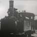 La sua ultima corsa si ebbe il 30 maggio del 1959: una foto mostra la locomotiva tutta inghirlandata salutata dai cittadini al termine del suo viaggio di congedo