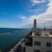 ...a destra lalta torre della Provincia e al centro il blu del mare. Una cartolina che ci fa comprendere il perch, da sempre, sia proprio questo lalbergo pi ambito di tutta la citt 