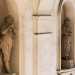 A completare il quadretto c poi una terza scultura che ritrae probabilmente un menestrello l ad annunciare le nozze tra i due giovani