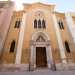 La sua facciata color sabbia emerge oggi al civico 96 e al centro di due edifici, uno dei quali  il convento dei Cappuccini, una struttura donata ai frati nel 1943 che nel 1957 fu anche sede della Curia Provinciale