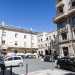 Superiamo la svolta di via Benedetto Petrone, che immette in largo Chiurlia e quindi a Bari Vecchia, per ammirare il tratto successivo del corso