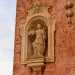 Sui lati, allinterno di due nicchie, sono presenti le statue di Santa Irene, antica patrona di Monopoli...