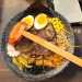 Alcuni ristoranti giapponesi si sono poi specializzati nel ramen, tipici spaghetti di frumento serviti in brodo di carne o pesce