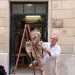La bottega di Mario di Donfrancesco, aperta nel 1979, si trova in via Francesco Antonio DAmelio, a pochi passi da piazza SantOronzo, nel cuore del centro storico di Lecce