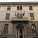 Mentre sulla destra si trova lo storico Istituto privato Margherita, presente qui dal 1926 e gestito dalle suore