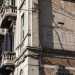 Il palazzo porta ancora sulla sua parete meridionale la scritta in maiuscolo Bari, che indica quello che un tempo era linizio della citt