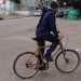 Michele, uno dei ragazzi dell'associazione, che collauda la bici di bamb