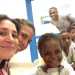 Maria Luigia con alcuni bambini ospiti della struttura
