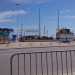 Una panoramica di Piazza Diaz dove sono collocate alcune giostre per la festa di San Nicola