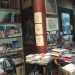 Un'altra panoramica dell'interno della libreria gestita dalla signora De Michele