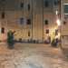 Una foto di piazza Incuria: qui secondo la leggenda abitava l'amata del Carabiniere senza cape