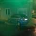 Un'altra auto lasciata sullo scivolo in via Carnia di sera, quando i vigili sono fuori servizio
