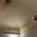 Il particolare soffitto che sovrasta la sala del Settecento, con decorazioni in perfetto stile Liberty
