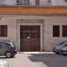 L'ingresso dell'ex cinema Jolly in un cortile di via Sagarriga Visconti, ora parcheggio