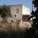 La masseria  raggiungibile prendendo inizialmente la via che porta a Casamassima per poi immergersi in unintricato labirinto di stradine di campagna