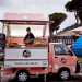Il camioncino  facilmente riconoscibile dai colori rosa e bianco riconducibili all'aspetto della mortadella