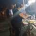 Si iniziano a preparare i primi spiedi della serata