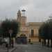 L'arco centrale di Canneto in piazza Roma e alle spalle la chiesa dell'Immacolata